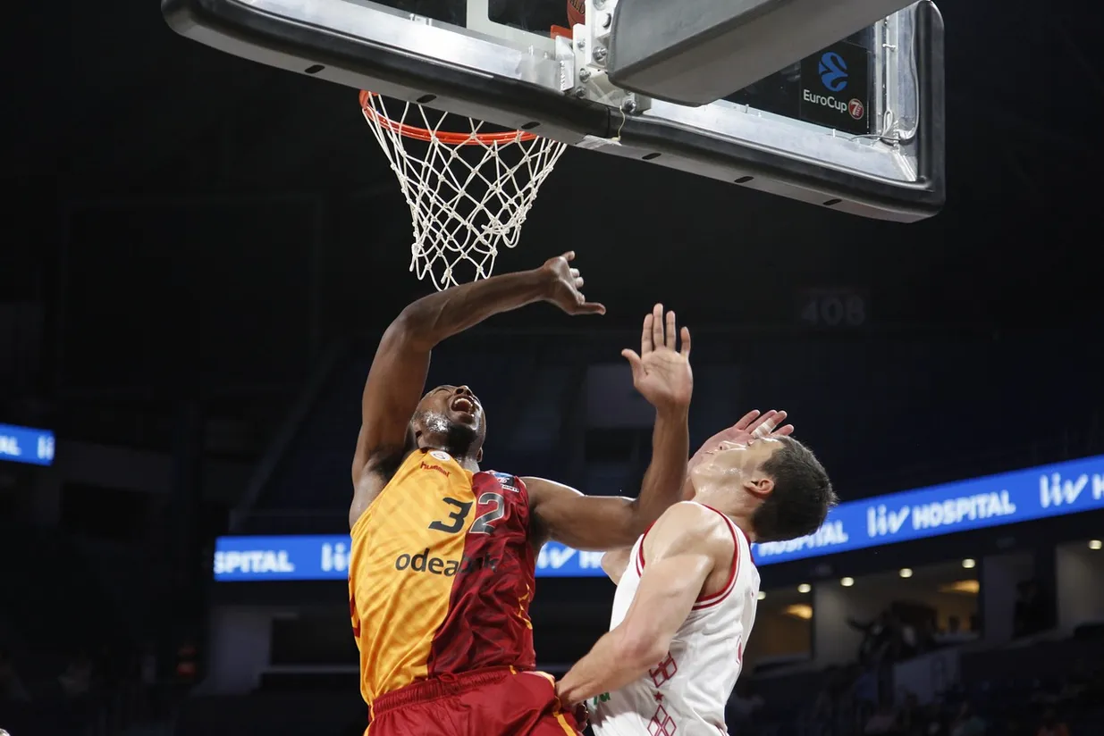 Wemby, grand défenseur